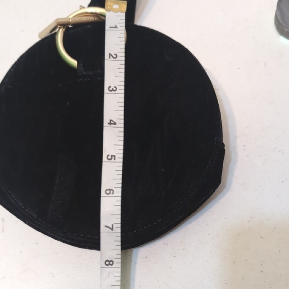 Tara Zedah Black Velvet Round Zip Bracelet Bag with Gold Accent 8X8" - Picture 5 of 6